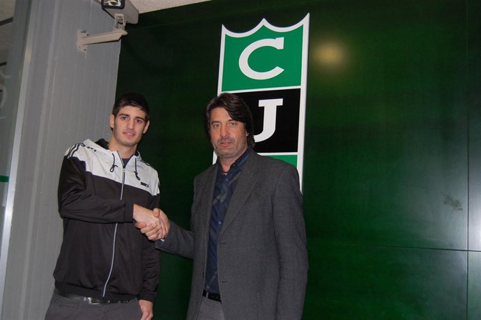 Álex Barrrera firma contrato profesional con el Joventut