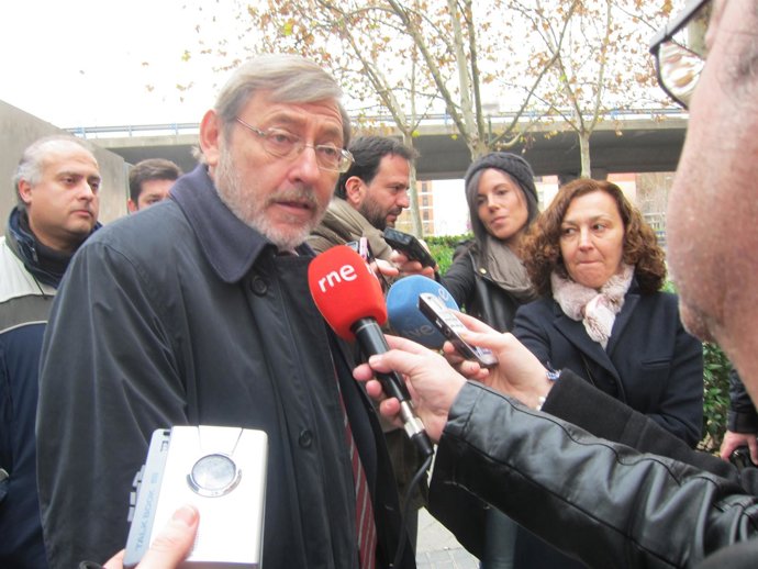 Lissavetzky atiende a los medios de comunicación