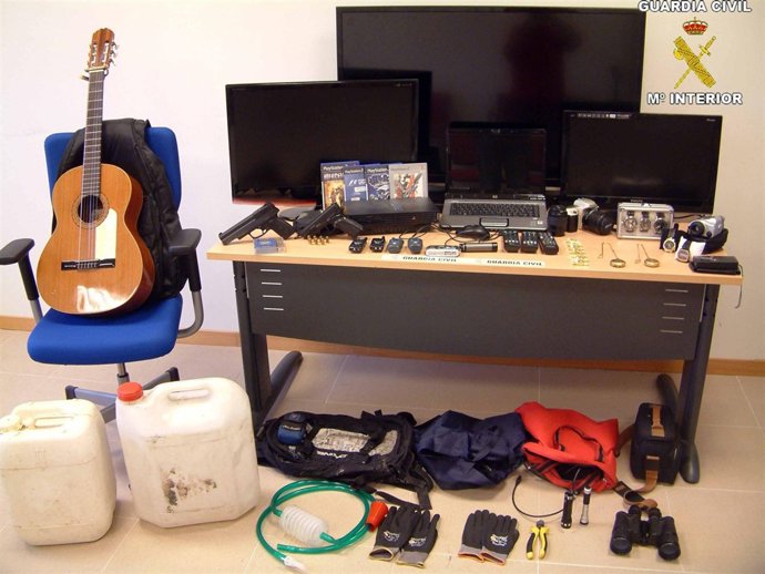Efectos recuperados por la Guardia Civil.