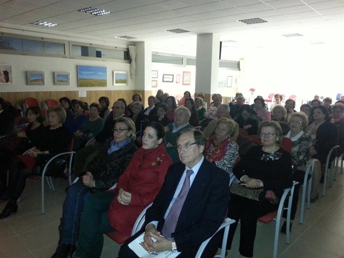 San Antón rinde homenaje al mayor y a la mujer del barrio 2012