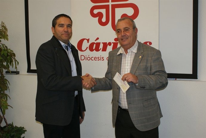 Miguel López Abad, de Desguace París, con José Luis Leante, director de Cáritas 