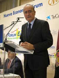 De la Torre dice a Zoido que para ser candidato a Junta debe identificarse más con lo regional que con lo local