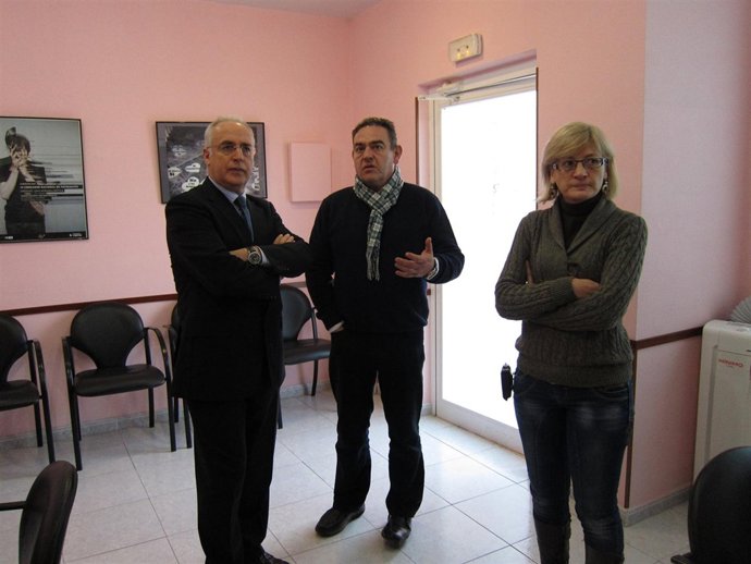 Ceniceros, con Rabadán y González, durante la visita