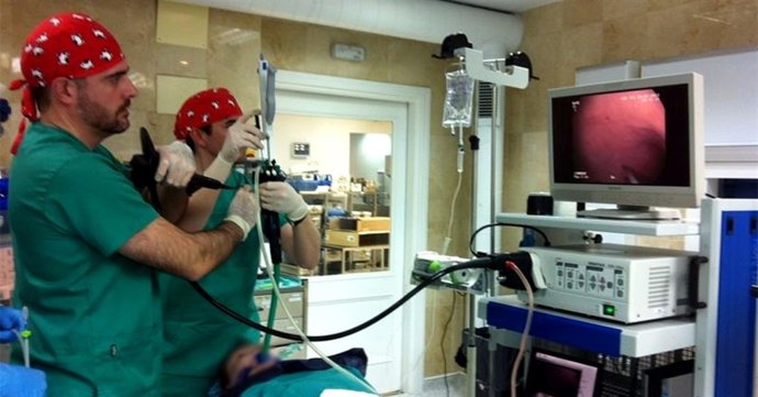 Técnica de reducción de estómago por vía oral, pionera en Andalucía