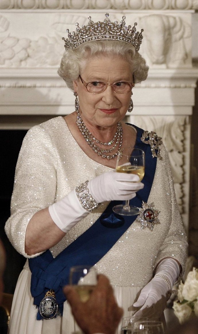 Reina Isabel II