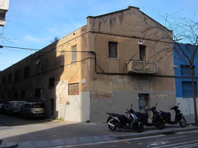 Nave desalojada de la calle Sancho de Ávila de Poblenou