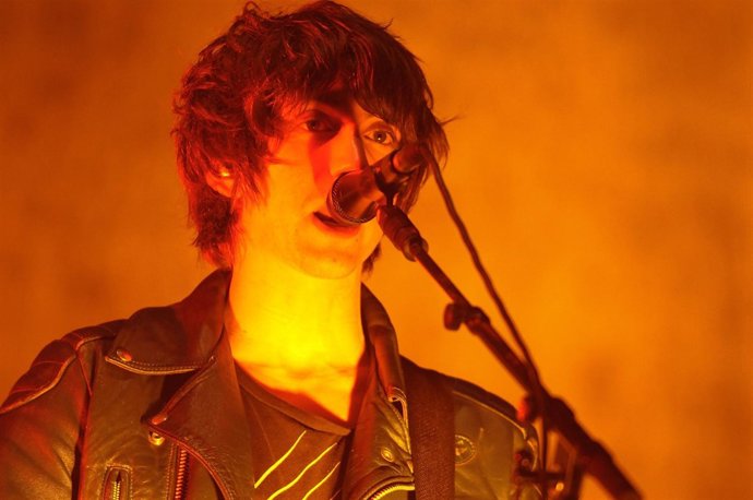 Arctic Monkeys se une al cartel del FIB