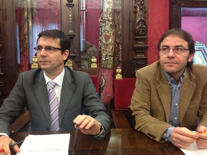 Psoe acusa al alcalde de ocultar el proyecto de Fomento sobre el AVE