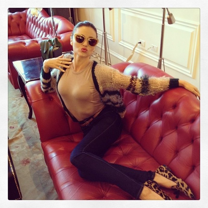 Miranda Kerr posando para sus seguidores