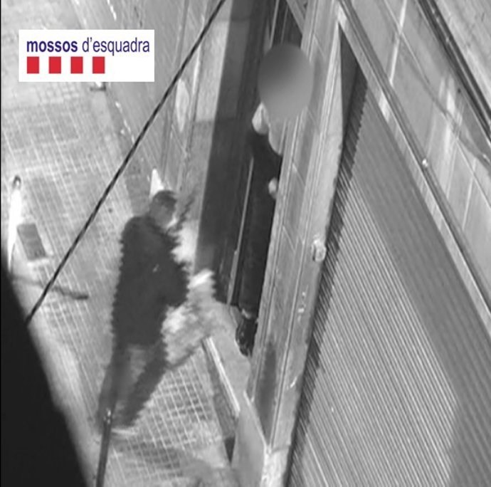 Uno de los integrantes de la banda en uno de los robos