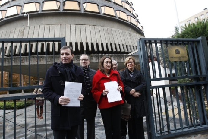 PSOE presenta un recurso de insconstitucionalidad por euro por receta