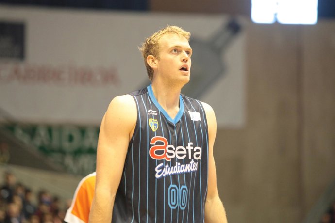 Blusens Monbus - Asefa Estudiantes, Daniel Clark