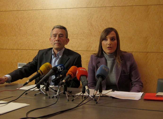 Antonio Torres y Clara  Tirado en una rueda de prensa