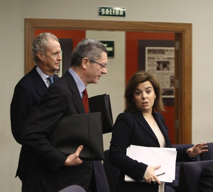 Soraya Sáenz de Santamaría con Alberto Ruiz Gallardón y Pedro Morenés