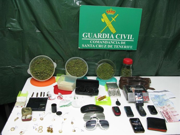 Material requisado por la Guardia Civil