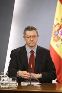 ETA.- Gallardón acata la decisión de la Audiencia sobre la manifestación de presos aunque no la comparte