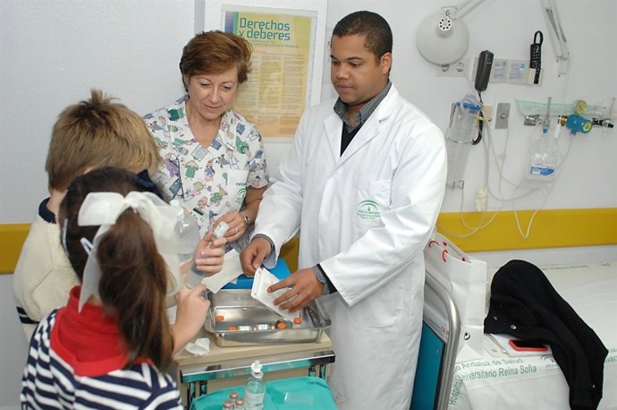 Inmunólogos forman a niños con inmunodeficiencia común variable 