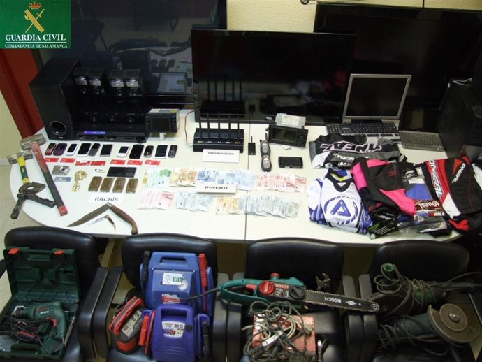 Objetos incautados tras una operación contra robos en naves