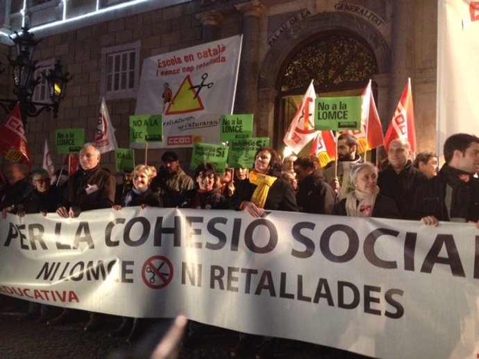 Manifestación de la comunidad educativa catalana contra la Lomce