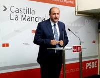 PSOE dice que la rectificación de declaración de bienes de Cospedal se publica en sábado "para que pase desapercibida"
