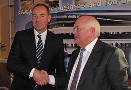 Víctor Fernández, presentado como entrenador del Gent