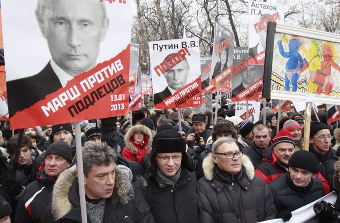 Protestas en Moscú contra Putin por impedir la adopción de niños rusos en EEUU 