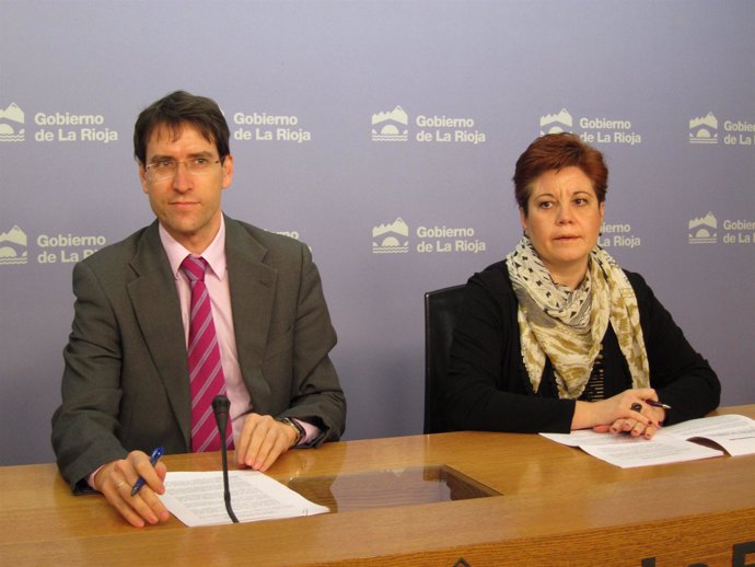 Consejero de Cultura, Gonzalo Capellán, y Almudena Martínez de F.San Millán