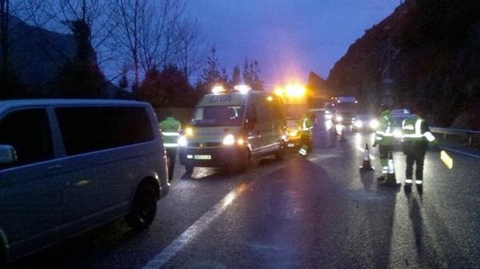 Colisión múltiple en la A-8 a la altura de Guriezo por una fuerte granizada