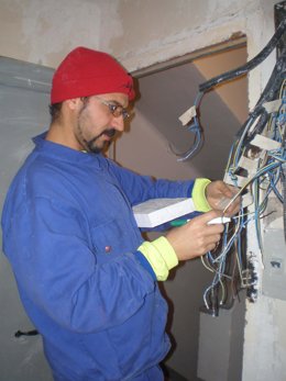 Uno de los participantes en el programa de empleo