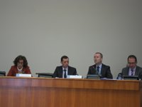 Vázquez Abad resalta la suspensión de docencia del profesor denunciado por abusos sexuales para "proteger a los niños"