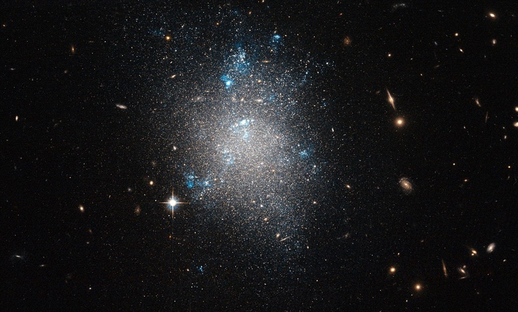 La galaxia enana NGC 5477