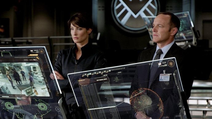 Cobie Smulders y Clark Gregg en 'Los Vengadores de Marvel'