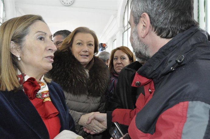 Ana Pastor y Luisa Fernanda Rudi, en Canfranc (Huesca)