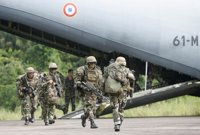 Francia elevará a 2.500 el número de militares desplegados en Malí
