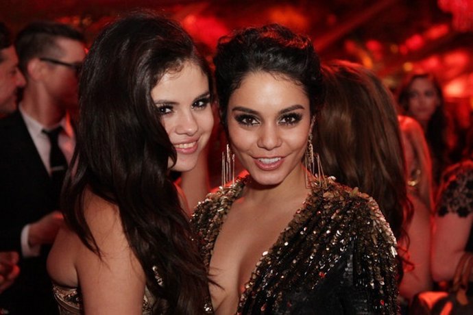 Selena Gomez y Vanessa Hudgens en la fiesta