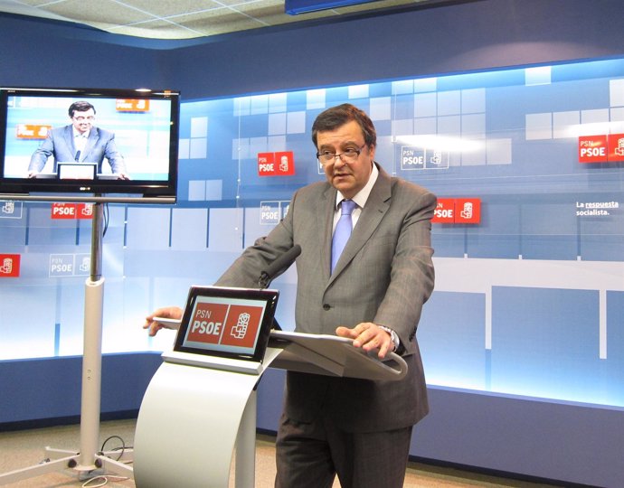 El parlamentario del PSN Juan José Lizarbe.