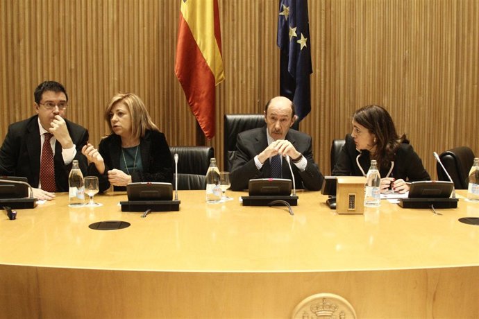 Rubalcaba, en la reunión del Grupo socialista en el Congreso