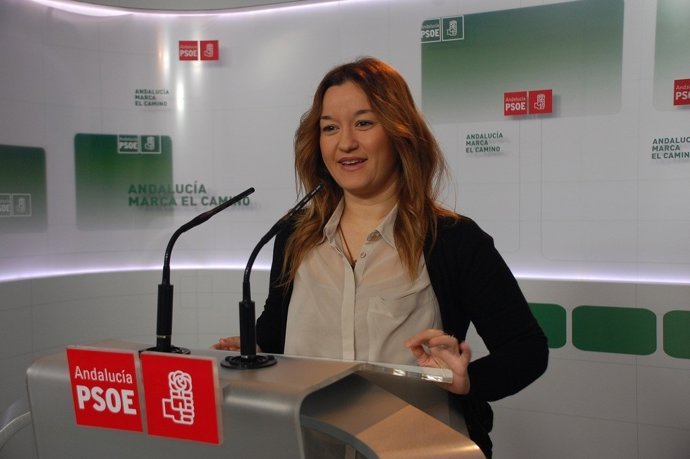 Verónica Pérez (PSOE-A), en rueda de prensa