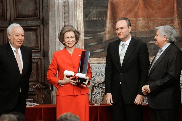 La Reina recibe el XXI Premio de Convivencia Manuel Broseta