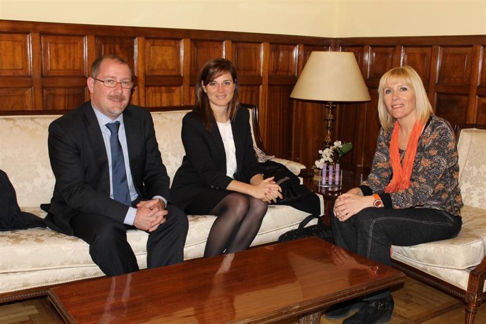 P.Llop (Mercadona), G.Sancho (Seguridad Lleida) e I. Manso (Subdelegada Gob)