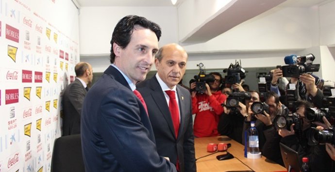 Del Nido en la presentación de Unai Emery