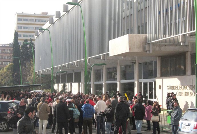 Protesta del pueblo de Belmez ante la Subdelegación del Gobierno
