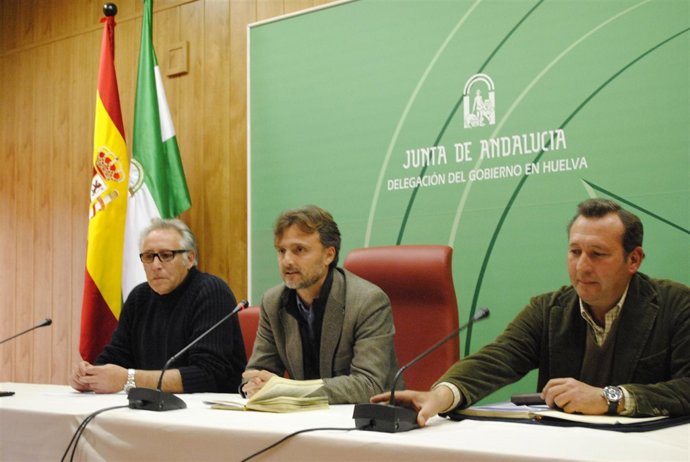 El delegado de la Junta en Huelva, José Fiscal,  aborda el Plan Romero. 