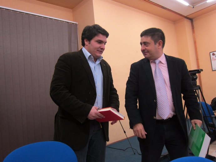 Francisco Reyes, (izda), con Manuel Lozano antes de la rueda de prensa.