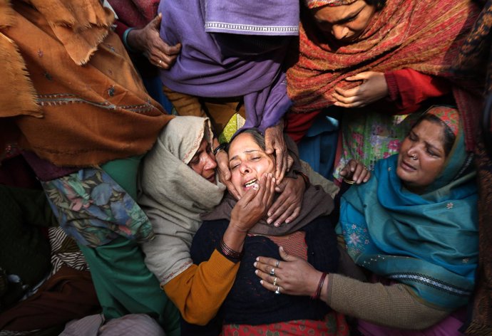 Manifestación por la chica violada en India