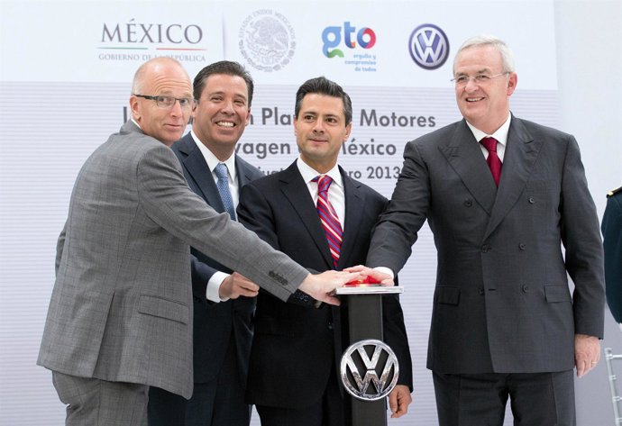 Inauguración de la planta de motores de Volkswagen en Silao