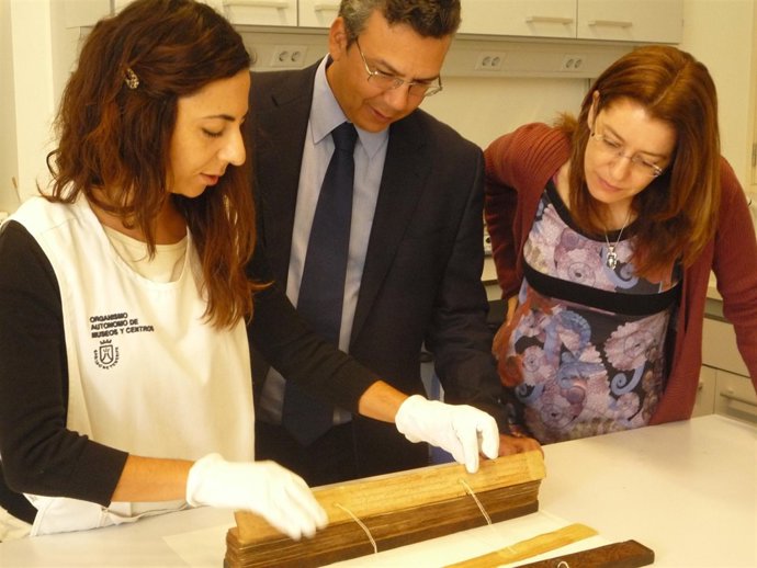 Arteaga y Conde, en el laboratorio