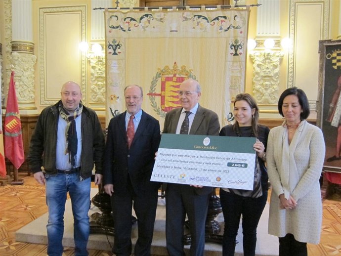 Entrega del cheque de la Tapa Solidaria