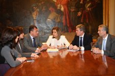 Un momento de la reunión con Fátima Báñez