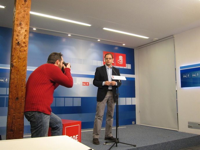 El secretario general del PSOE de La Rioja, César Luena